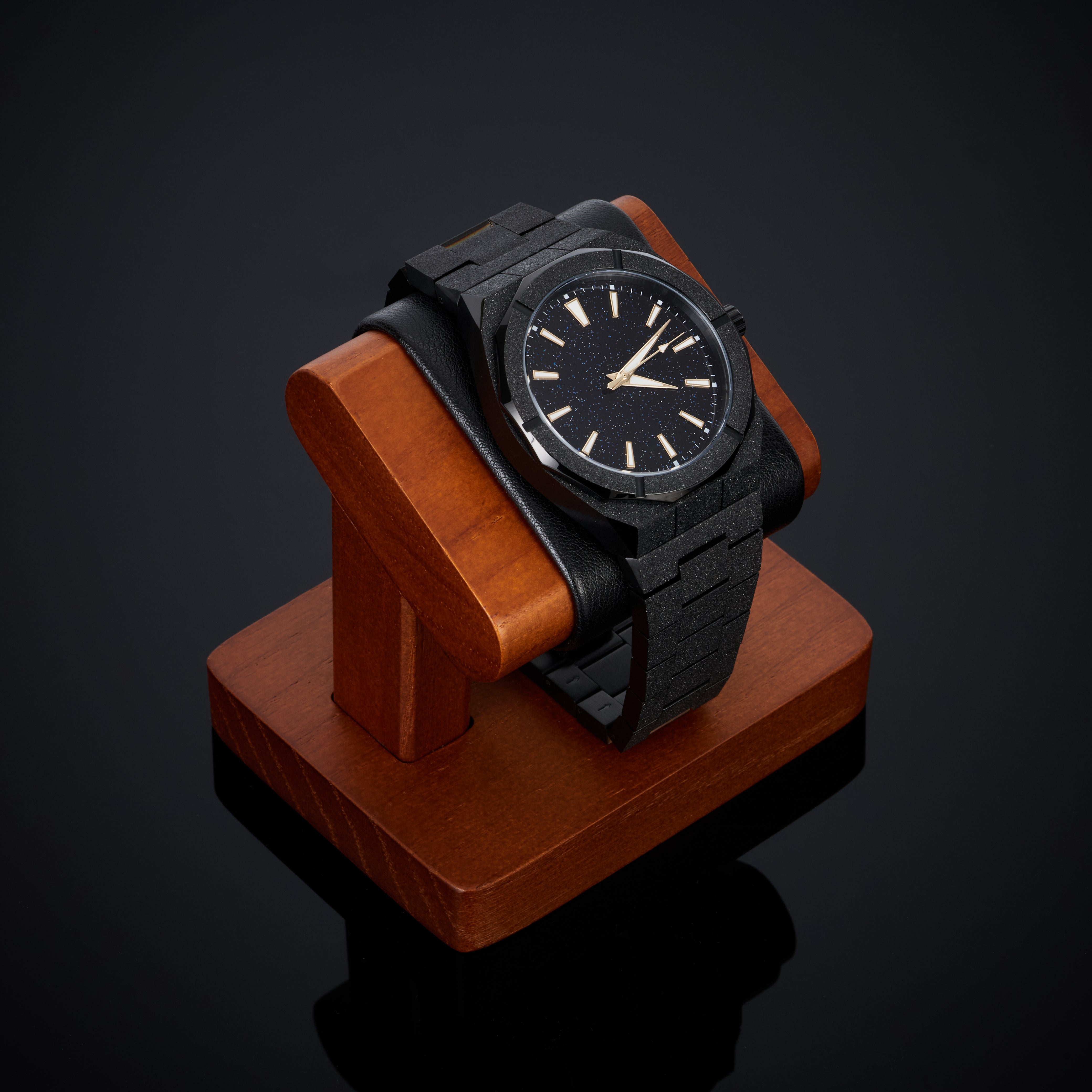 Star-Dust Phantom Black