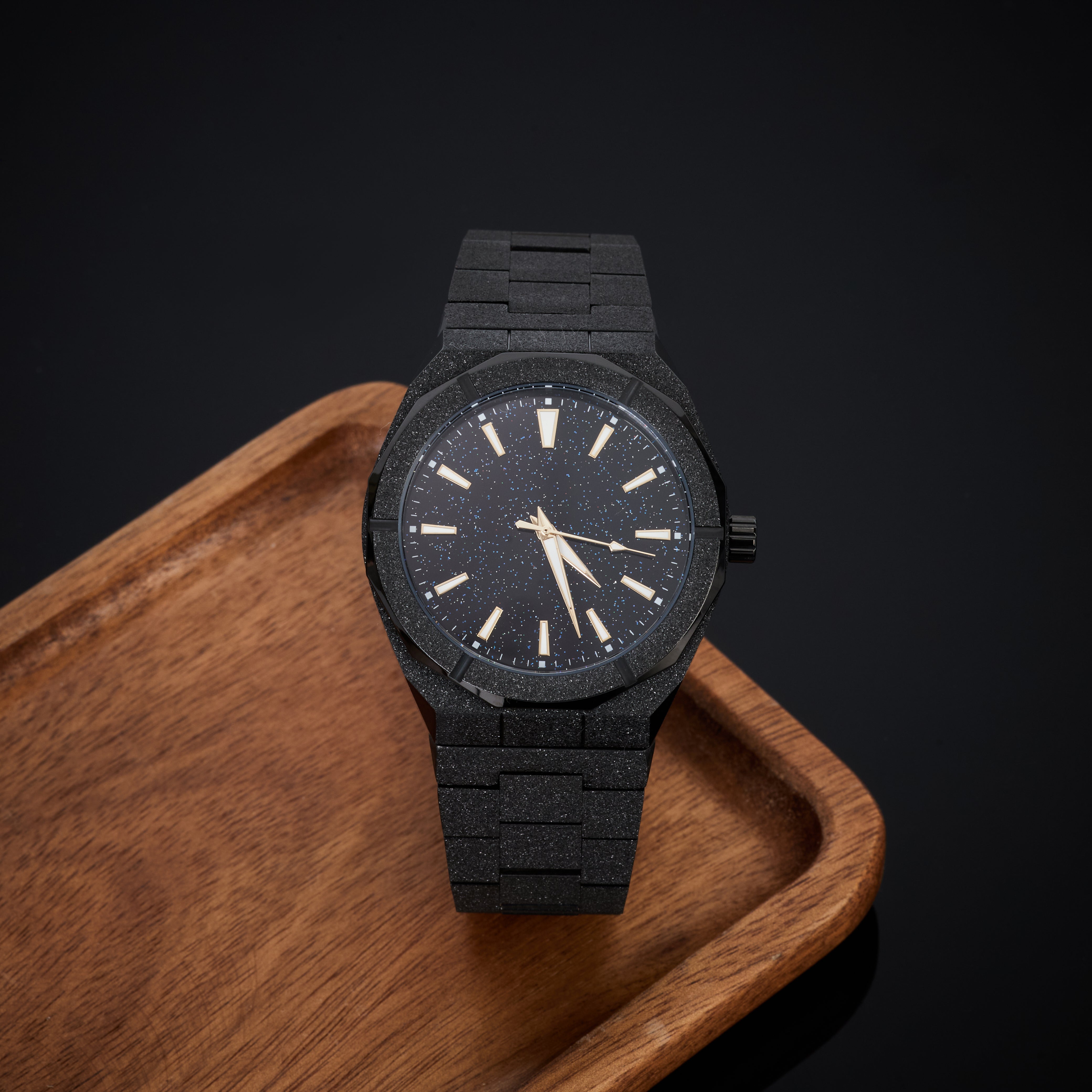 Star-Dust Phantom Black